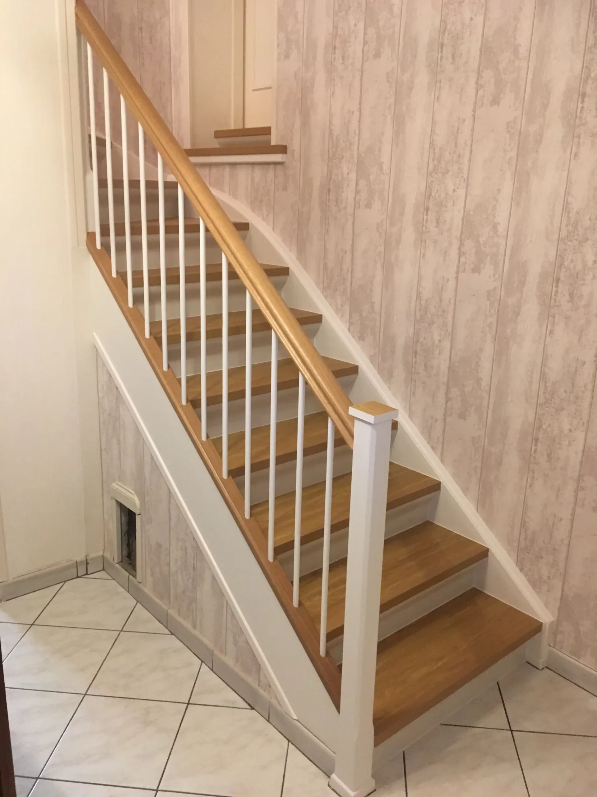 Rénovation escalier bois avant/après