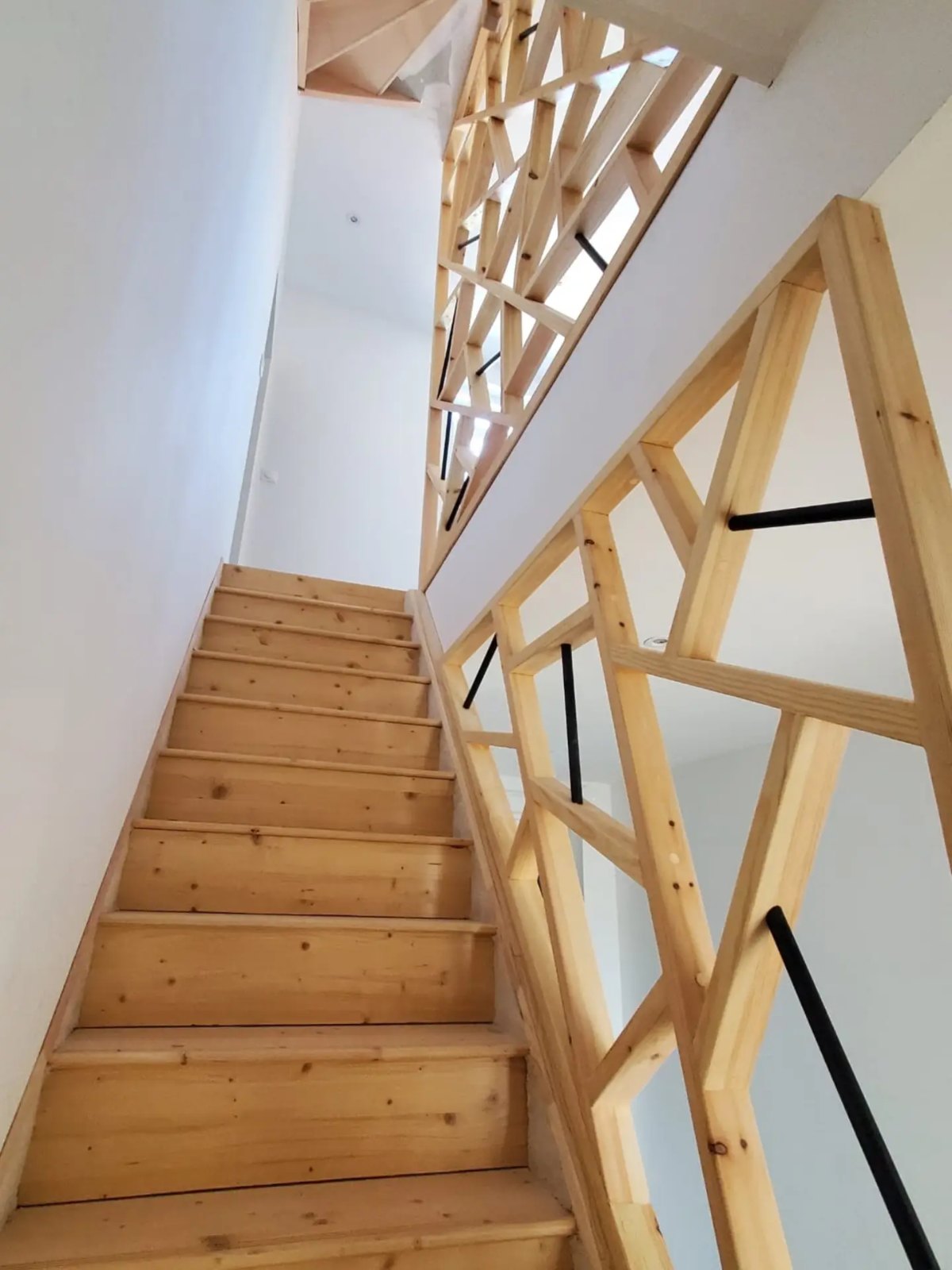 Garde corps claustra escalier, réalisation Menuiserie Winne